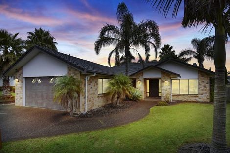 Photo of property in 7 Crannich Place, Wattle Downs, Auckland, 2103