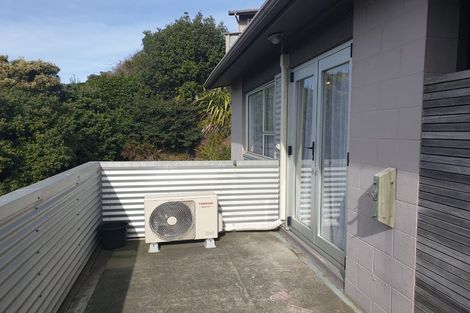 Photo of property in 2/126 Redwood Avenue, Tawa, Wellington, 5028
