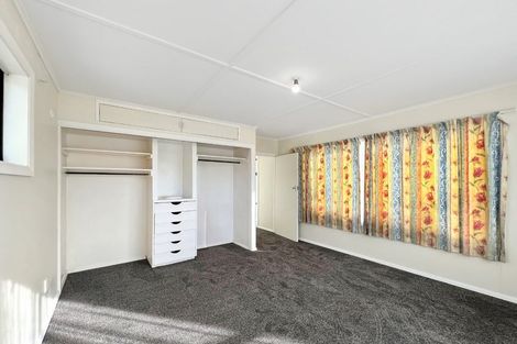 Photo of property in 27 Wainuiomata Road, Wainuiomata, Lower Hutt, 5014