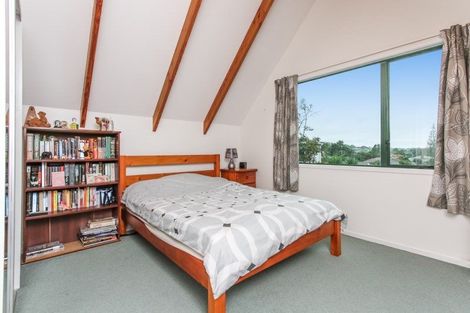 Photo of property in 1/12 Sorrel Crescent, Bucklands Beach, Auckland, 2012