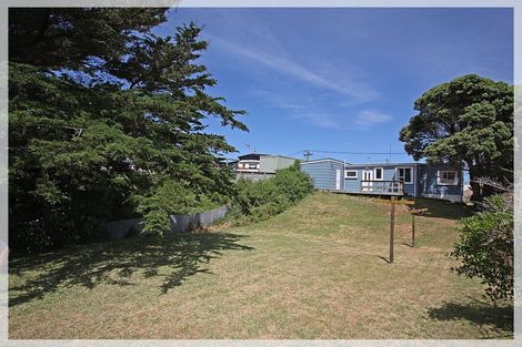 Photo of property in 13 Nelson Street, Foxton Beach, Foxton, 4815