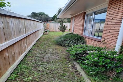 Photo of property in 2/60 Aurea Avenue, Pakuranga, Auckland, 2010