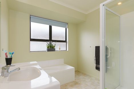 Photo of property in 14 Woodgate Court, Fitzherbert, Palmerston North, 4410