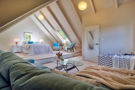 Photo of property in 17a Awaroa Road, Sunnyvale, Auckland, 0612