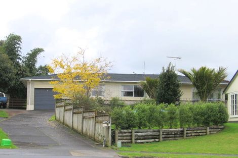 Photo of property in 11 Towra Place, Botany Downs, Auckland, 2010