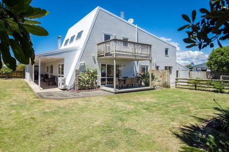 Photo of property in 4 Marlin Drive, Coastlands, Whakatane, 3120