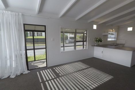 Photo of property in 10 Stuart Place, Blagdon, New Plymouth, 4310