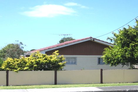 Photo of property in 191 Rangatira Road, Beach Haven, Auckland, 0626