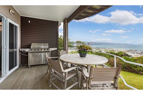 Photo of property in 15 George Gee Drive, Korokoro, Lower Hutt, 5012