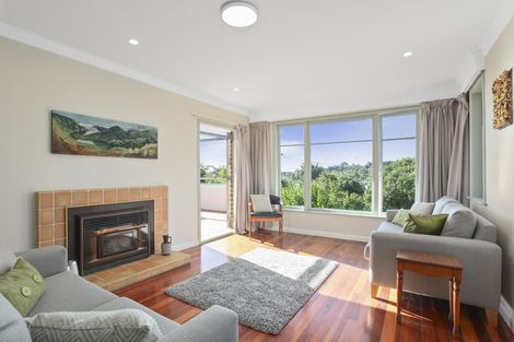 Photo of property in 60 Derwent Crescent, Titirangi, Auckland, 0604
