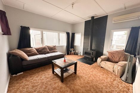 Photo of property in 22 Charles Street, Takapau, 4203