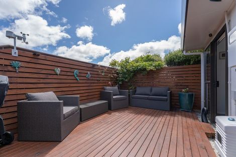 Photo of property in 15 Kentwood Drive, Woodridge, Wellington, 6037