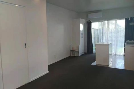 Photo of property in 1/4313 Great North Road, Glendene, Auckland, 0602