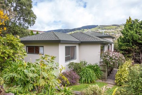Photo of property in 2 Kowhai Street, Tawa, Wellington, 5028