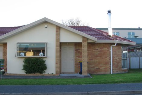 Photo of property in 1 Swanson Oaks, Swanson, Auckland, 0612