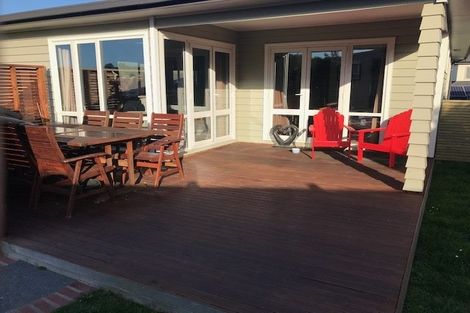 Photo of property in 4 Kaweka Close, Aotea, Porirua, 5024
