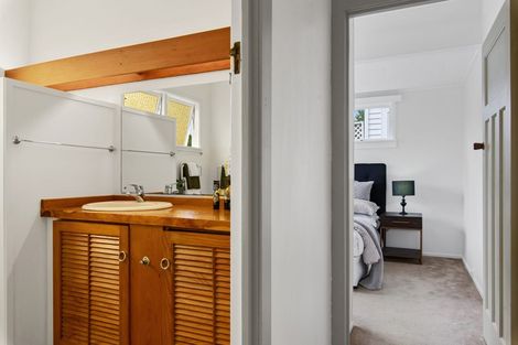 Photo of property in 21 Church Street, Northcote Point, Auckland, 0627