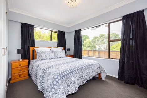 Photo of property in 2/48 Hogans Road, Glenfield, Auckland, 0629
