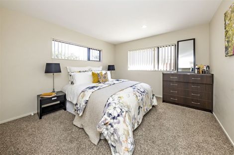 Photo of property in 21 Hansen Place, Takanini, 2112