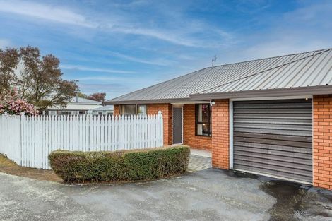 Photo of property in 4a Grassmere Street, Papanui, Christchurch, 8052