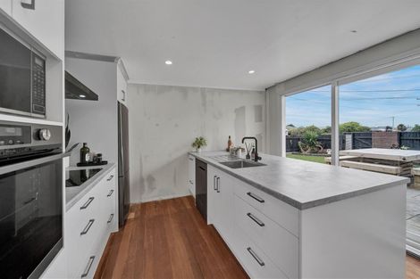 Photo of property in 24 Disraeli Street, Hawera, 4610