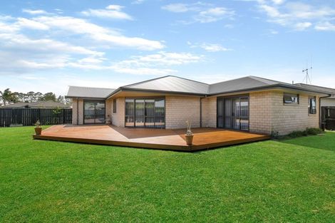 Photo of property in 32 Coleraine Drive, Rototuna, Hamilton, 3210