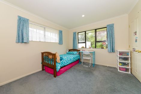 Photo of property in 14 Woodgate Court, Fitzherbert, Palmerston North, 4410