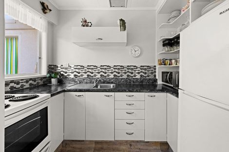 Photo of property in 2/1a Forward Street, Greenmeadows, Napier, 4112