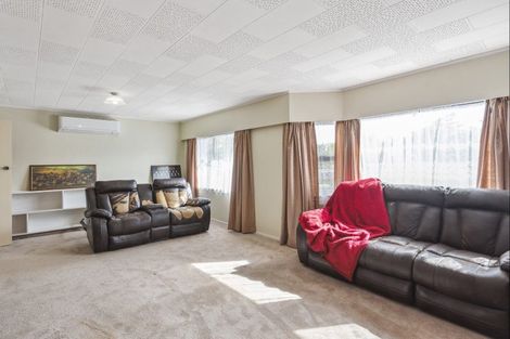 Photo of property in 244 Kawiu Road, Levin, 5510