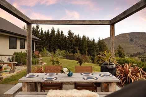 Photo of property in 86 Mountain View Road, Dalefield, Queenstown, 9371