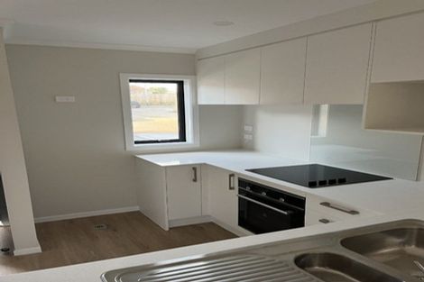 Photo of property in 2/125b Metcalfe Road, Ranui, Auckland, 0612