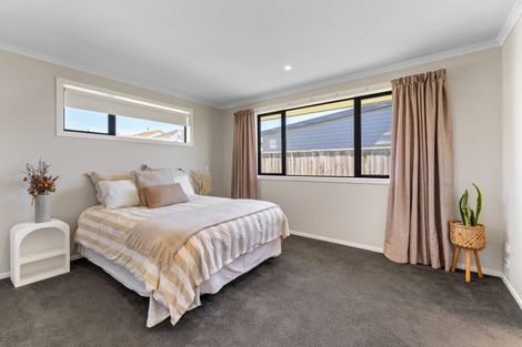 Photo of property in 49 Seagrass Place, Otaki Beach, Otaki, 5512