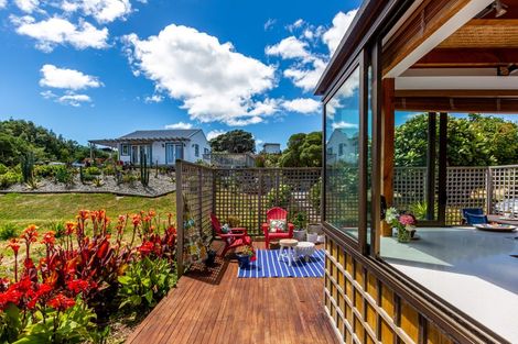 Photo of property in 106 Paetawa Road, Peka Peka, Waikanae, 5391