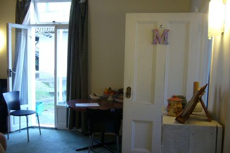 Photo of property in 2/25 Clifton Terrace, Kelburn, Wellington, 6012