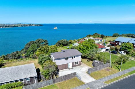 Photo of property in 81 Tiri Road, Tindalls Beach, Whangaparaoa, 0930