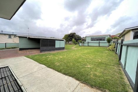 Photo of property in 109 Wallace Road, Mangere Bridge, Auckland, 2022