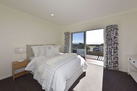 Photo of property in 5 Main Road, Redcliffs, Christchurch, 8081