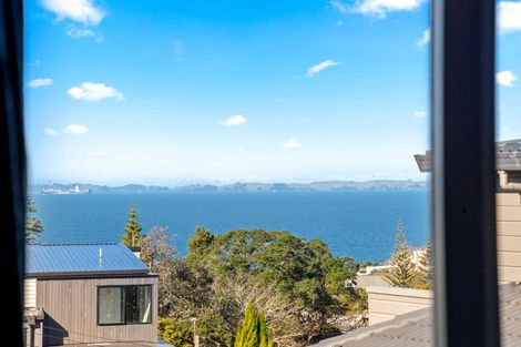 Photo of property in 37 Hastings Road, Mairangi Bay, Auckland, 0630