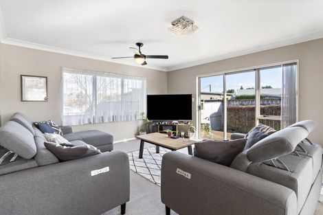 Photo of property in 24 Charles Street, Carterton, 5713