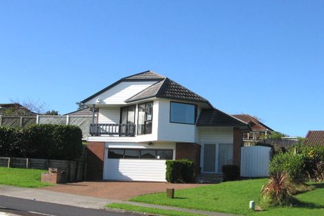 Photo of property in 2/4 Meadowland Drive, Somerville, Auckland, 2014