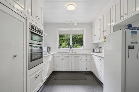 Photo of property in 71 Nimmo Avenue East, Waikanae, 5036