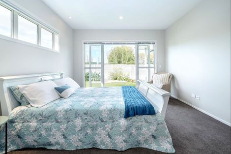 Photo of property in 9 James Kidd Place, Greytown, 5712