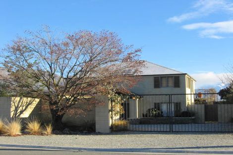 Photo of property in 53 Warren Street, Wanaka, 9305