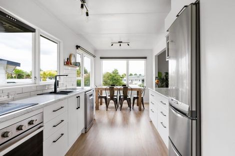 Photo of property in 38 Pohutukawa Drive, Pukete, Hamilton, 3200