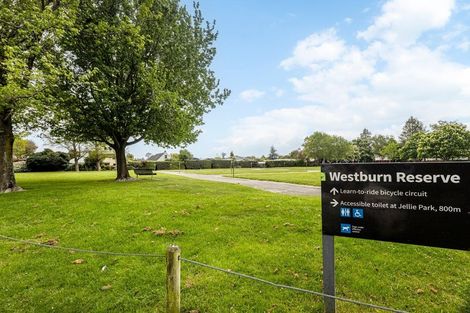 Photo of property in 213 Memorial Avenue, Burnside, Christchurch, 8053