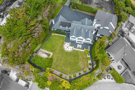 Photo of property in 29 Padnell Crescent, Paparangi, Wellington, 6037