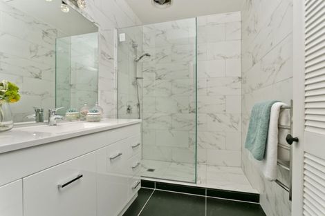 Photo of property in 65 Churchill Road, Murrays Bay, Auckland, 0630