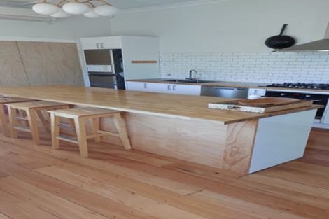 Photo of property in 30 Saint Michaels Crescent, Kelburn, Wellington, 6012