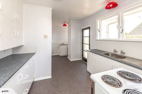 Photo of property in 180 Puriri Street, Castlecliff, Whanganui, 4501