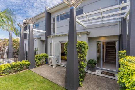 Photo of property in 4/49 Browns Road, Browns Bay, Auckland, 0630